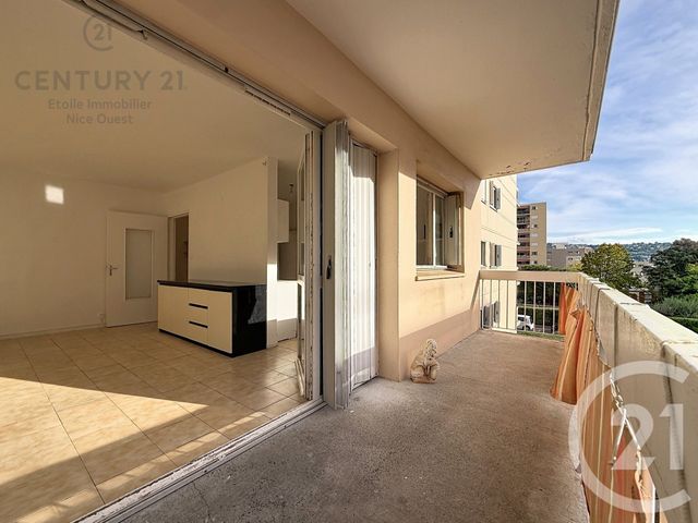 Appartement Studio à louer ST LAURENT DU VAR