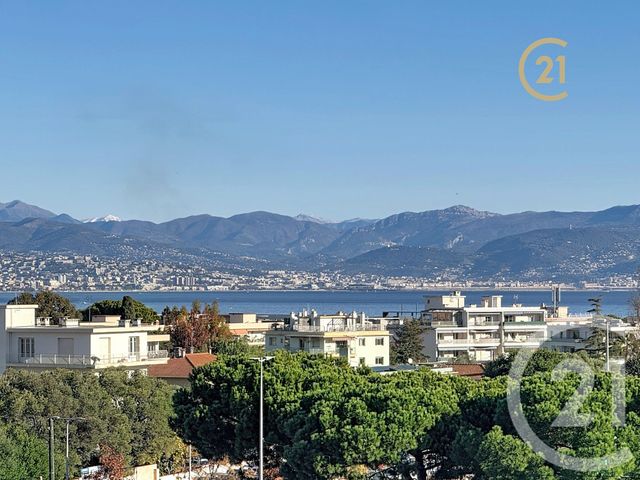 Appartement F3 à vendre - 3 pièces - 70,59 m2 - Antibes - 06 - PROVENCE-ALPES-COTE-D-AZUR