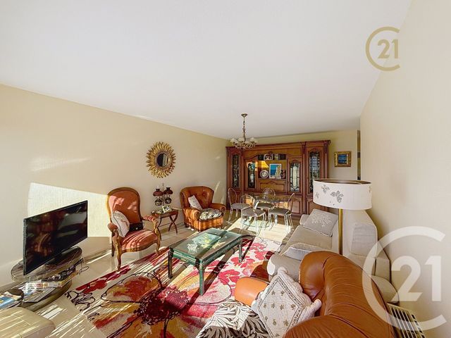 Appartement F3 à vendre - 3 pièces - 70,59 m2 - Antibes - 06 - PROVENCE-ALPES-COTE-D-AZUR