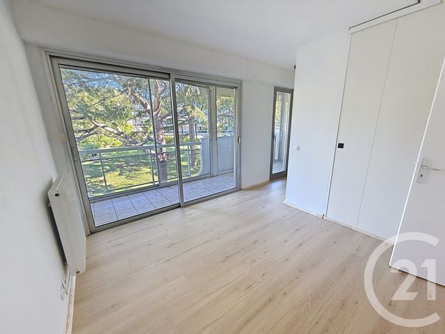 Appartement F4 &agrave; vendre - 4 pi&egrave;ces - 88,14 m2 - Antibes - 06 - PROVENCE-ALPES-COTE-D-AZUR