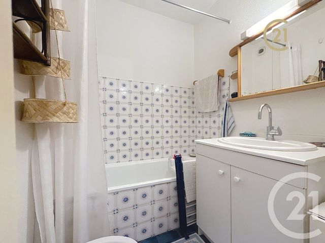 Appartement F2 à vendre - 2 pièces - 48,40 m2 - Antibes - 06 - PROVENCE-ALPES-COTE-D-AZUR