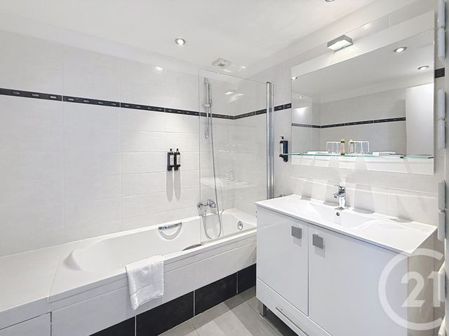 Appartement F2 à vendre - 2 pièces - 51,10 m2 - Antibes - 06 - PROVENCE-ALPES-COTE-D-AZUR