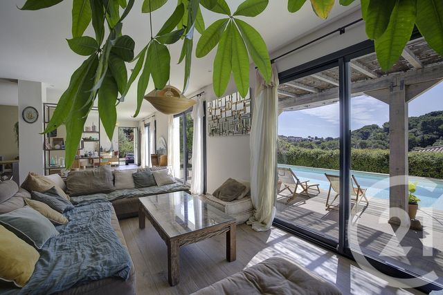 Maison à vendre - 4 pièces - 220 m2 - Antibes - 06 - PROVENCE-ALPES-COTE-D-AZUR