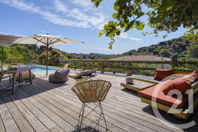 Maison à vendre - 4 pièces - 220 m2 - Antibes - 06 - PROVENCE-ALPES-COTE-D-AZUR