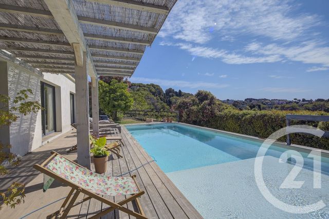 Maison à vendre - 4 pièces - 220 m2 - Antibes - 06 - PROVENCE-ALPES-COTE-D-AZUR