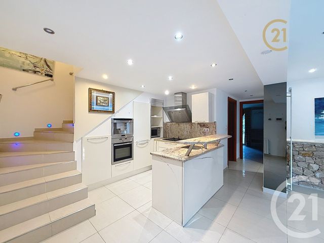 Maison à vendre - 6 pièces - 201,97 m2 - Antibes - 06 - PROVENCE-ALPES-COTE-D-AZUR