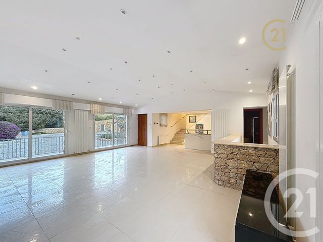 Maison à vendre - 6 pièces - 201,97 m2 - Antibes - 06 - PROVENCE-ALPES-COTE-D-AZUR