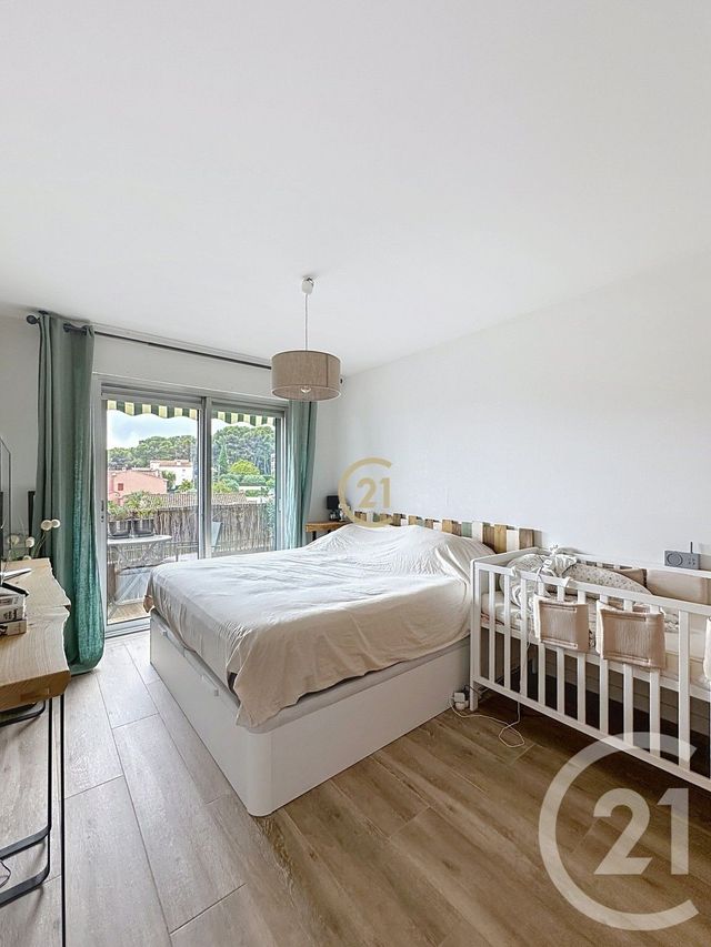 Appartement F3 à vendre - 3 pièces - 70 m2 - Le Cannet - 06 - PROVENCE-ALPES-COTE-D-AZUR