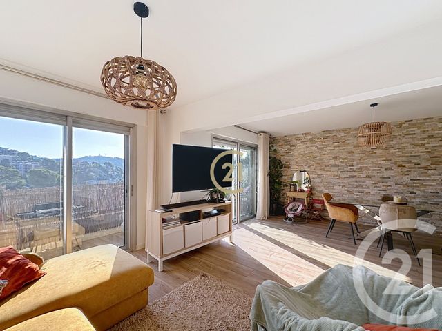 Appartement F3 à vendre - 3 pièces - 70 m2 - Le Cannet - 06 - PROVENCE-ALPES-COTE-D-AZUR