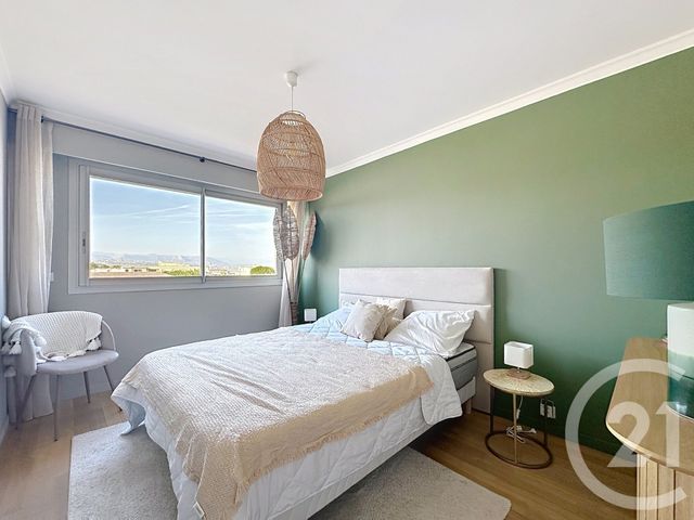 Appartement F3 à vendre - 3 pièces - 66,89 m2 - Antibes - 06 - PROVENCE-ALPES-COTE-D-AZUR