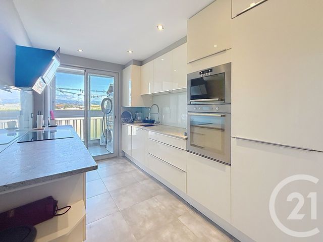 Appartement F3 à vendre - 3 pièces - 66,89 m2 - Antibes - 06 - PROVENCE-ALPES-COTE-D-AZUR