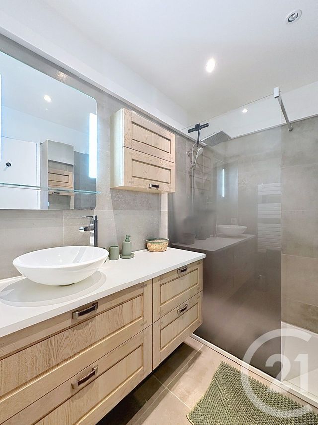 Appartement F3 à vendre - 3 pièces - 66,89 m2 - Antibes - 06 - PROVENCE-ALPES-COTE-D-AZUR