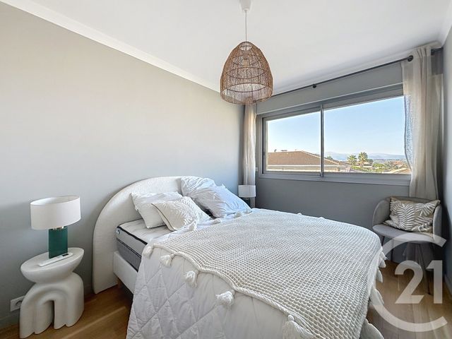 Appartement F3 à vendre - 3 pièces - 66,89 m2 - Antibes - 06 - PROVENCE-ALPES-COTE-D-AZUR