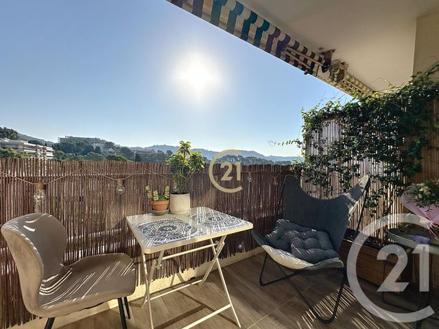Appartement F2 à vendre - 2 pièces - 70 m2 - Le Cannet - 06 - PROVENCE-ALPES-COTE-D-AZUR