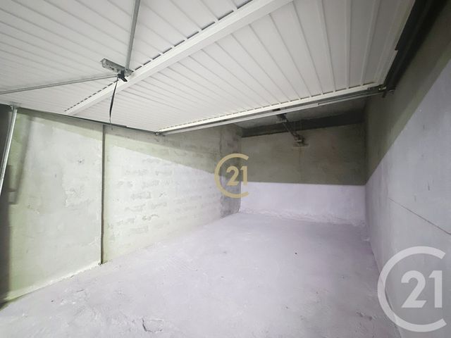 Parking à louer - 15,90 m2 - Juan Les Pins - 06 - PROVENCE-ALPES-COTE-D-AZUR