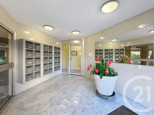 Appartement F2 à vendre - 2 pièces - 47,19 m2 - Antibes - 06 - PROVENCE-ALPES-COTE-D-AZUR