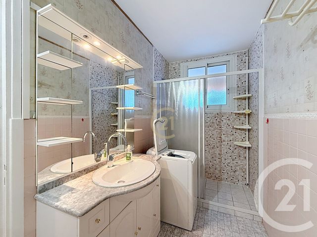 Appartement F2 à vendre - 2 pièces - 37,57 m2 - Antibes - 06 - PROVENCE-ALPES-COTE-D-AZUR