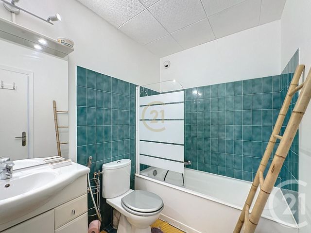 Appartement F1 à louer - 1 pièce - 27 m2 - Antibes - 06 - PROVENCE-ALPES-COTE-D-AZUR