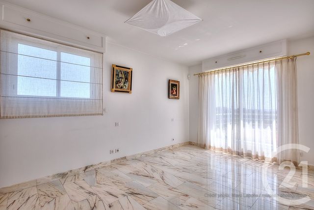 Appartement F4 &agrave; vendre - 4 pi&egrave;ces - 125,13 m2 - Antibes - 06 - PROVENCE-ALPES-COTE-D-AZUR