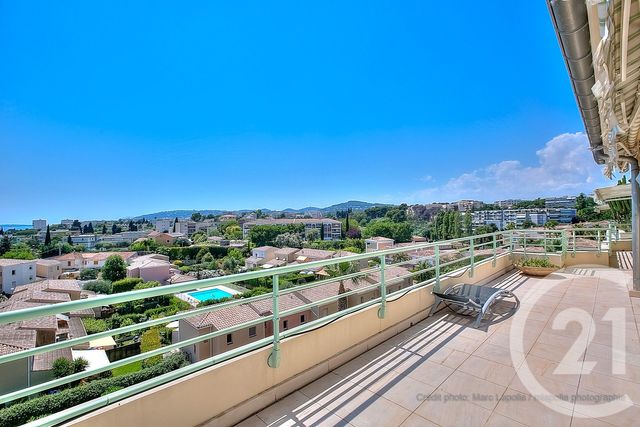 Appartement F4 &agrave; vendre - 4 pi&egrave;ces - 125,13 m2 - Antibes - 06 - PROVENCE-ALPES-COTE-D-AZUR