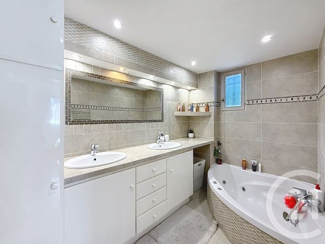 Maison &agrave; vendre - 5 pi&egrave;ces - 111,49 m2 - Antibes - 06 - PROVENCE-ALPES-COTE-D-AZUR