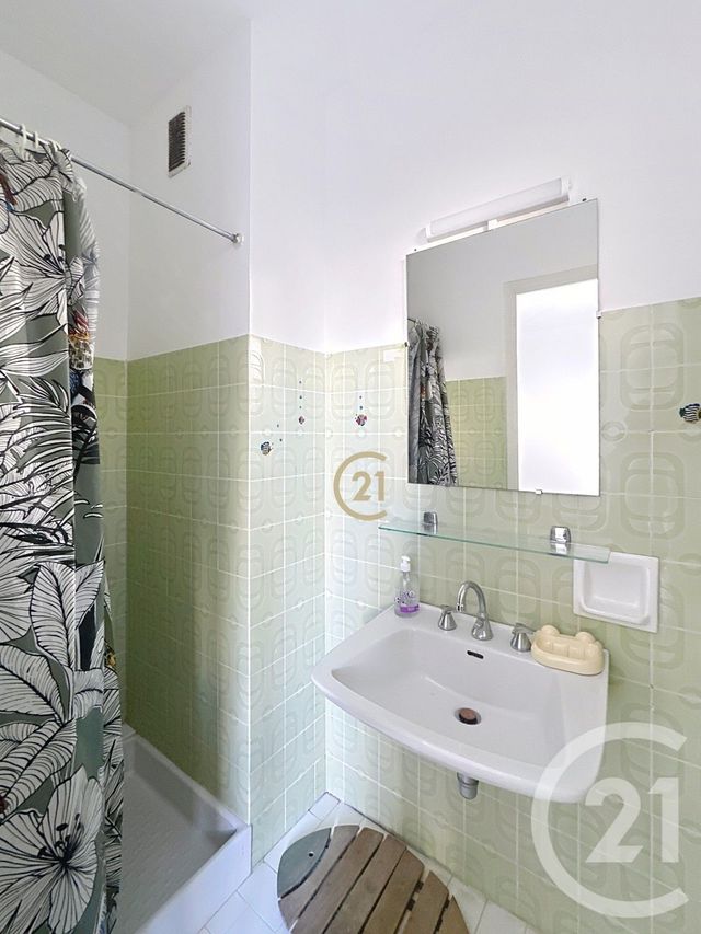 Appartement F3 &agrave; louer - 3 pi&egrave;ces - 92,54 m2 - Antibes - 06 - PROVENCE-ALPES-COTE-D-AZUR