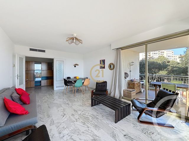 Appartement F3 &agrave; louer - 3 pi&egrave;ces - 92,54 m2 - Antibes - 06 - PROVENCE-ALPES-COTE-D-AZUR