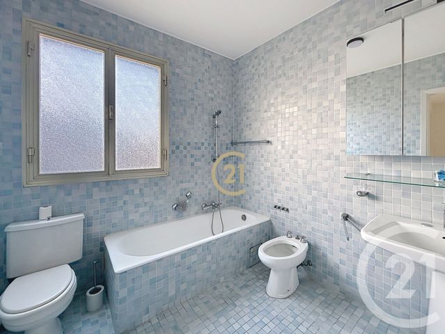 Appartement F3 &agrave; louer - 3 pi&egrave;ces - 92,54 m2 - Antibes - 06 - PROVENCE-ALPES-COTE-D-AZUR