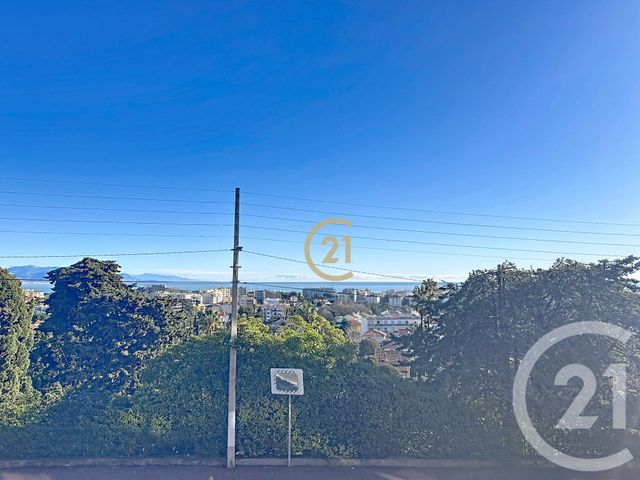 Appartement F3 &agrave; louer - 3 pi&egrave;ces - 92,54 m2 - Antibes - 06 - PROVENCE-ALPES-COTE-D-AZUR