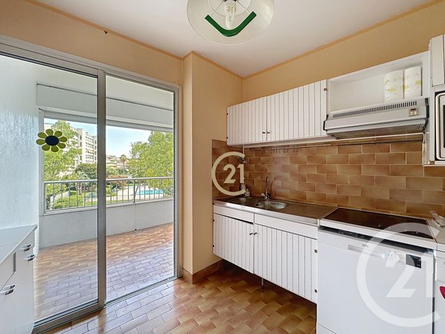 Appartement F2 &agrave; louer - 2 pi&egrave;ces - 53,82 m2 - Antibes - 06 - PROVENCE-ALPES-COTE-D-AZUR