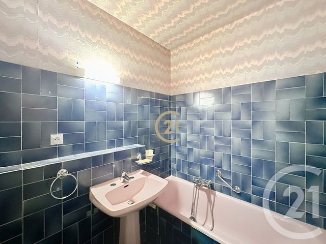 Appartement F2 &agrave; louer - 2 pi&egrave;ces - 53,82 m2 - Antibes - 06 - PROVENCE-ALPES-COTE-D-AZUR