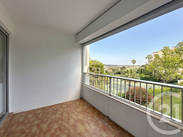 Appartement F2 &agrave; louer - 2 pi&egrave;ces - 53,82 m2 - Antibes - 06 - PROVENCE-ALPES-COTE-D-AZUR