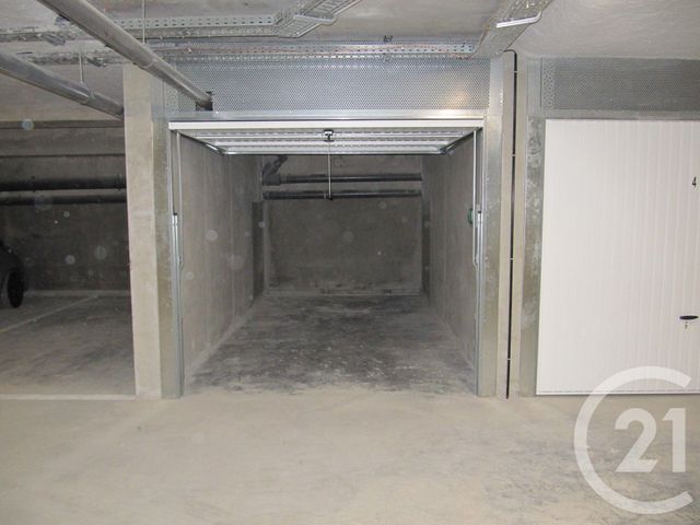 parking - VILLENEUVE LOUBET - 06