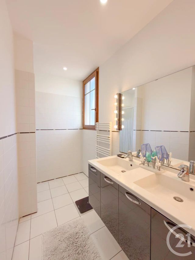 Maison &agrave; vendre - 5 pi&egrave;ces - 113 m2 - Le Golfe Juan - 06 - PROVENCE-ALPES-COTE-D-AZUR