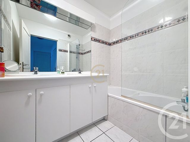 Appartement F3 &agrave; vendre - 3 pi&egrave;ces - 57,07 m2 - Antibes - 06 - PROVENCE-ALPES-COTE-D-AZUR