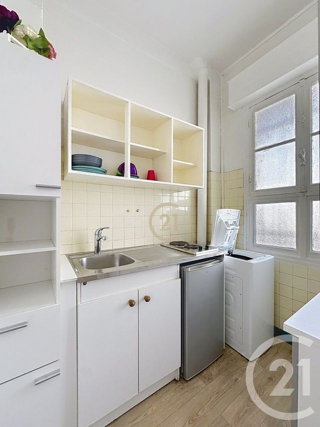 Appartement F1 &agrave; louer - 1 pi&egrave;ce - 25 m2 - Le Golfe Juan - 06 - PROVENCE-ALPES-COTE-D-AZUR