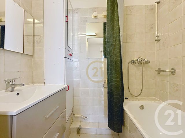 Appartement F1 &agrave; louer - 1 pi&egrave;ce - 25 m2 - Le Golfe Juan - 06 - PROVENCE-ALPES-COTE-D-AZUR