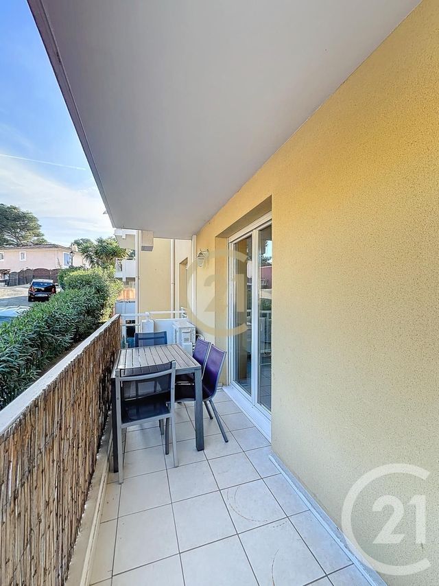 Appartement F2 &agrave; louer - 2 pi&egrave;ces - 47,47 m2 - Cannes La Bocca - 06 - PROVENCE-ALPES-COTE-D-AZUR