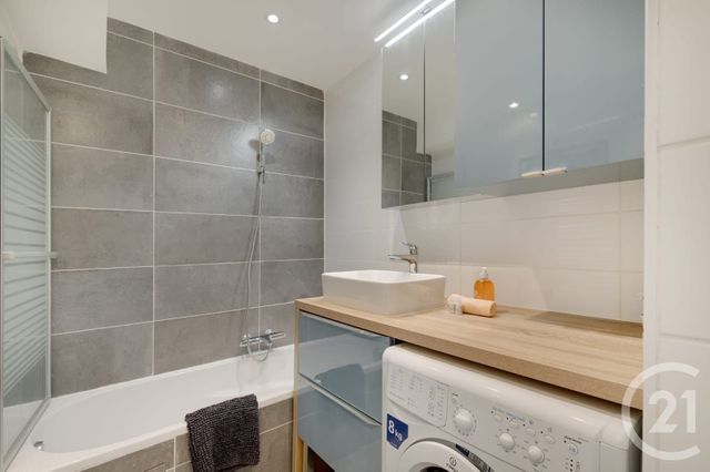 Appartement F1 &agrave; louer - 1 pi&egrave;ce - 26,34 m2 - Antibes - 06 - PROVENCE-ALPES-COTE-D-AZUR