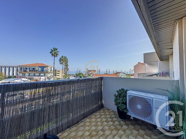 Appartement F1 &agrave; louer - 1 pi&egrave;ce - 27 m2 - Antibes - 06 - PROVENCE-ALPES-COTE-D-AZUR