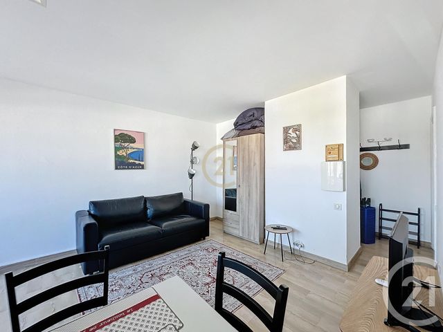 Appartement F1 &agrave; louer - 1 pi&egrave;ce - 27 m2 - Antibes - 06 - PROVENCE-ALPES-COTE-D-AZUR