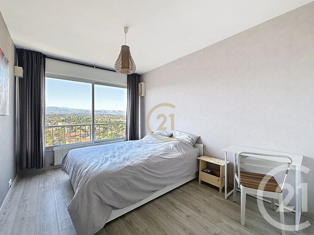 Appartement F3 &agrave; louer - 3 pi&egrave;ces - 74,01 m2 - Antibes - 06 - PROVENCE-ALPES-COTE-D-AZUR
