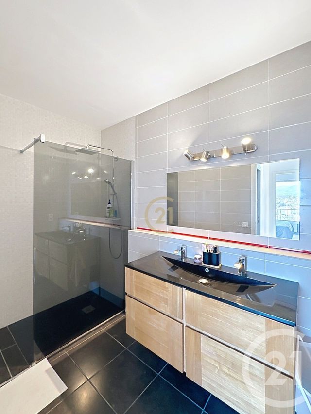 Appartement F3 &agrave; louer - 3 pi&egrave;ces - 74,01 m2 - Antibes - 06 - PROVENCE-ALPES-COTE-D-AZUR