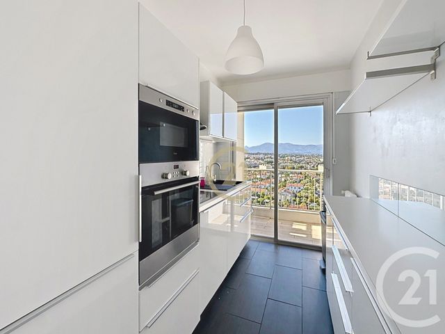 Appartement F3 &agrave; louer - 3 pi&egrave;ces - 74,01 m2 - Antibes - 06 - PROVENCE-ALPES-COTE-D-AZUR