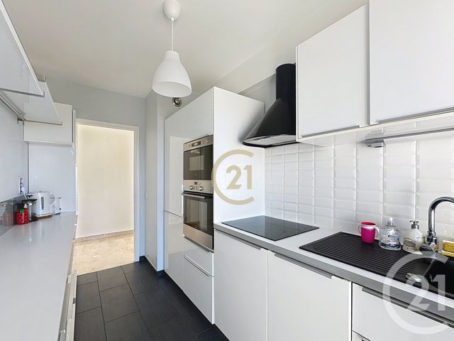 Appartement F3 &agrave; louer - 3 pi&egrave;ces - 74,01 m2 - Antibes - 06 - PROVENCE-ALPES-COTE-D-AZUR
