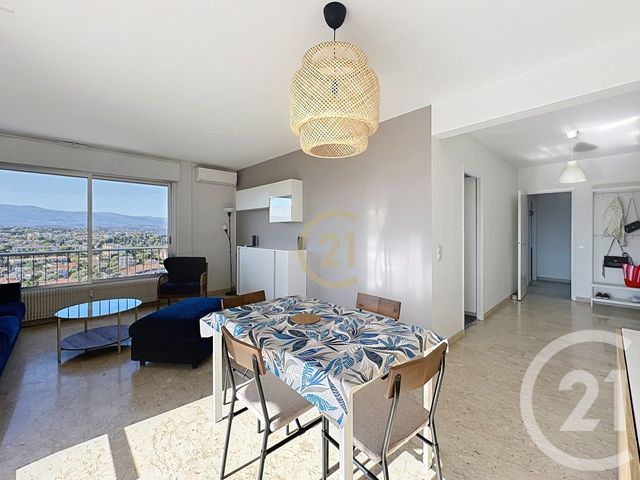 Appartement F3 &agrave; louer - 3 pi&egrave;ces - 74,01 m2 - Antibes - 06 - PROVENCE-ALPES-COTE-D-AZUR