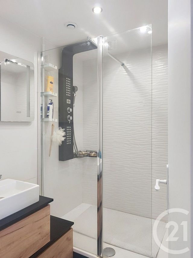 Appartement F4 &agrave; vendre - 4 pi&egrave;ces - 80,65 m2 - Le Cannet - 06 - PROVENCE-ALPES-COTE-D-AZUR