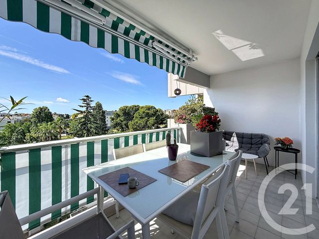 Appartement F3 &agrave; vendre - 3 pi&egrave;ces - 61,59 m2 - Antibes - 06 - PROVENCE-ALPES-COTE-D-AZUR