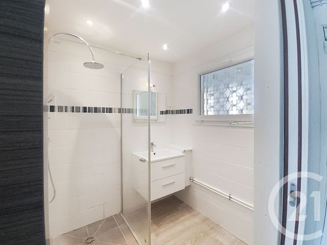 Appartement Studio &agrave; louer - 1 pi&egrave;ce - 35,99 m2 - Juan Les Pins - 06 - PROVENCE-ALPES-COTE-D-AZUR