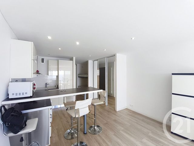 Appartement Studio &agrave; louer - 1 pi&egrave;ce - 35,99 m2 - Juan Les Pins - 06 - PROVENCE-ALPES-COTE-D-AZUR